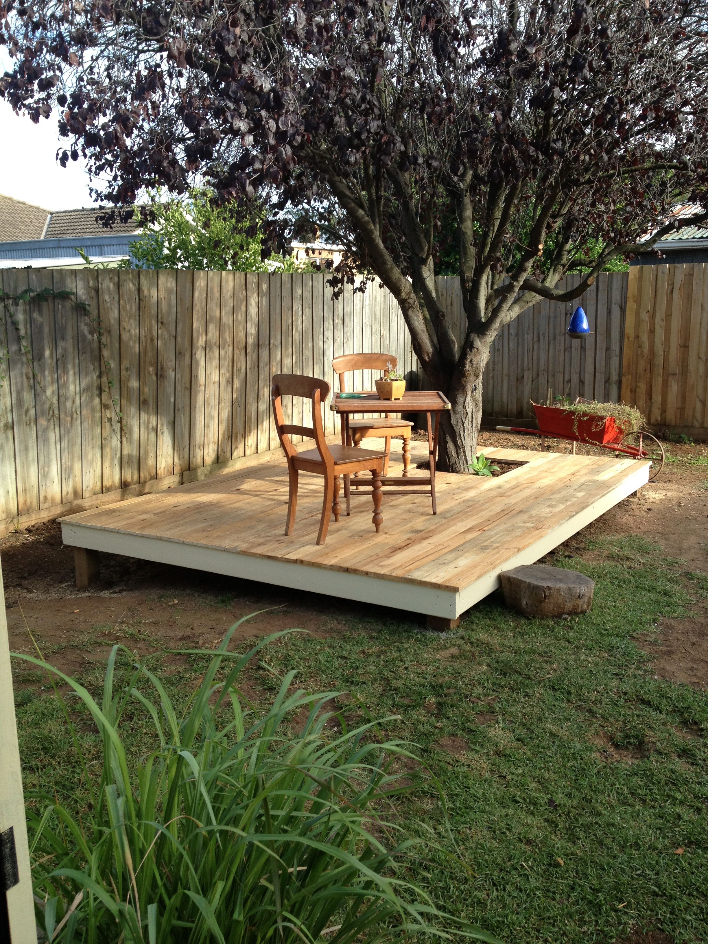 Recycled Pallet Garden Deck