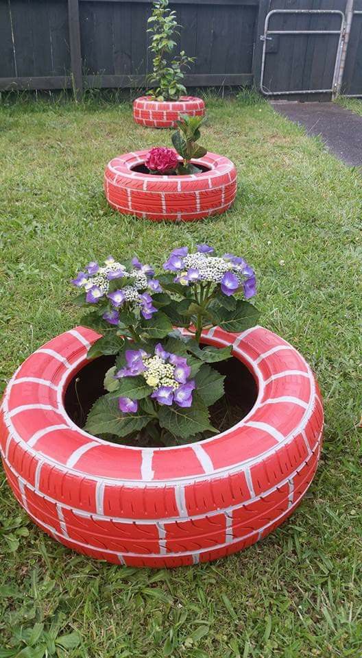 Impressive Diy Tire Planters Ideas