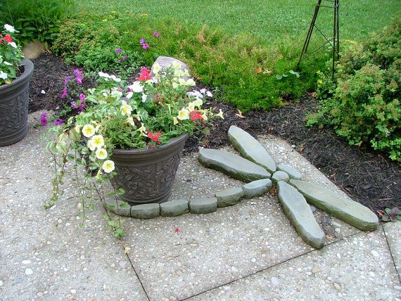 Sandstone Flat Colored Petal Shaped Stones