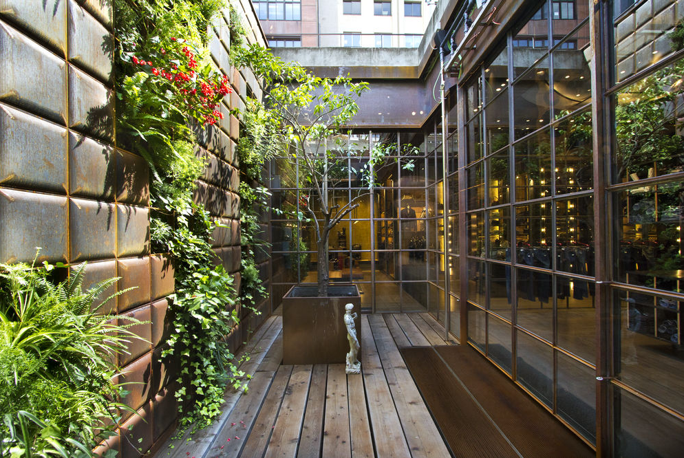 Replay Barcelona Vertical Garden Eoffice Coworking