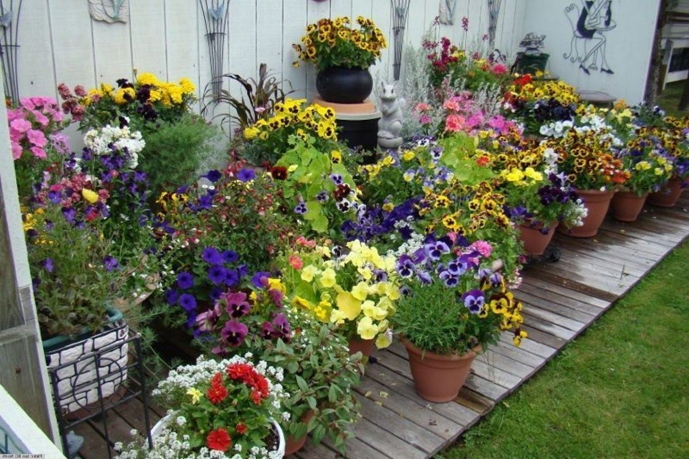 Sublime Beautiful Front Yard Container Garden Ideas