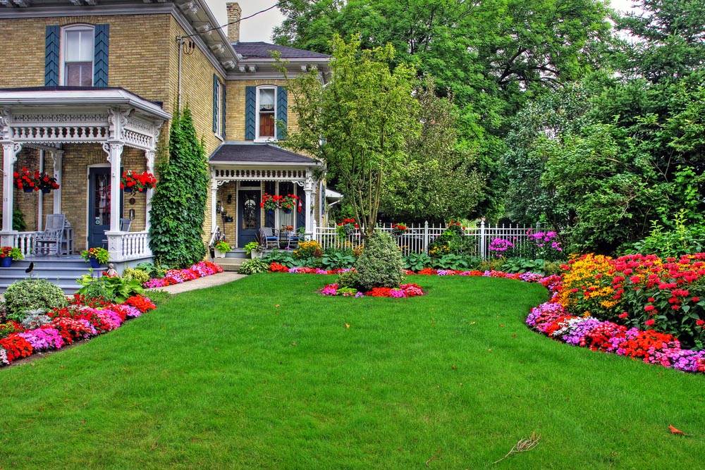 Fabulous And Welcoming Front Porch Garden Ideas