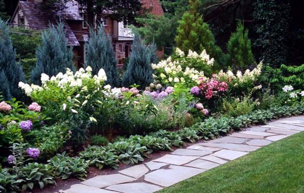 Eyecatching Raised Flower Bed Ideas