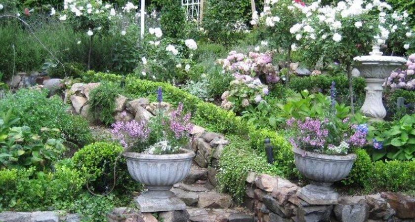 Coastal Cape Cod Beach Style Front Yard Landscaping Design