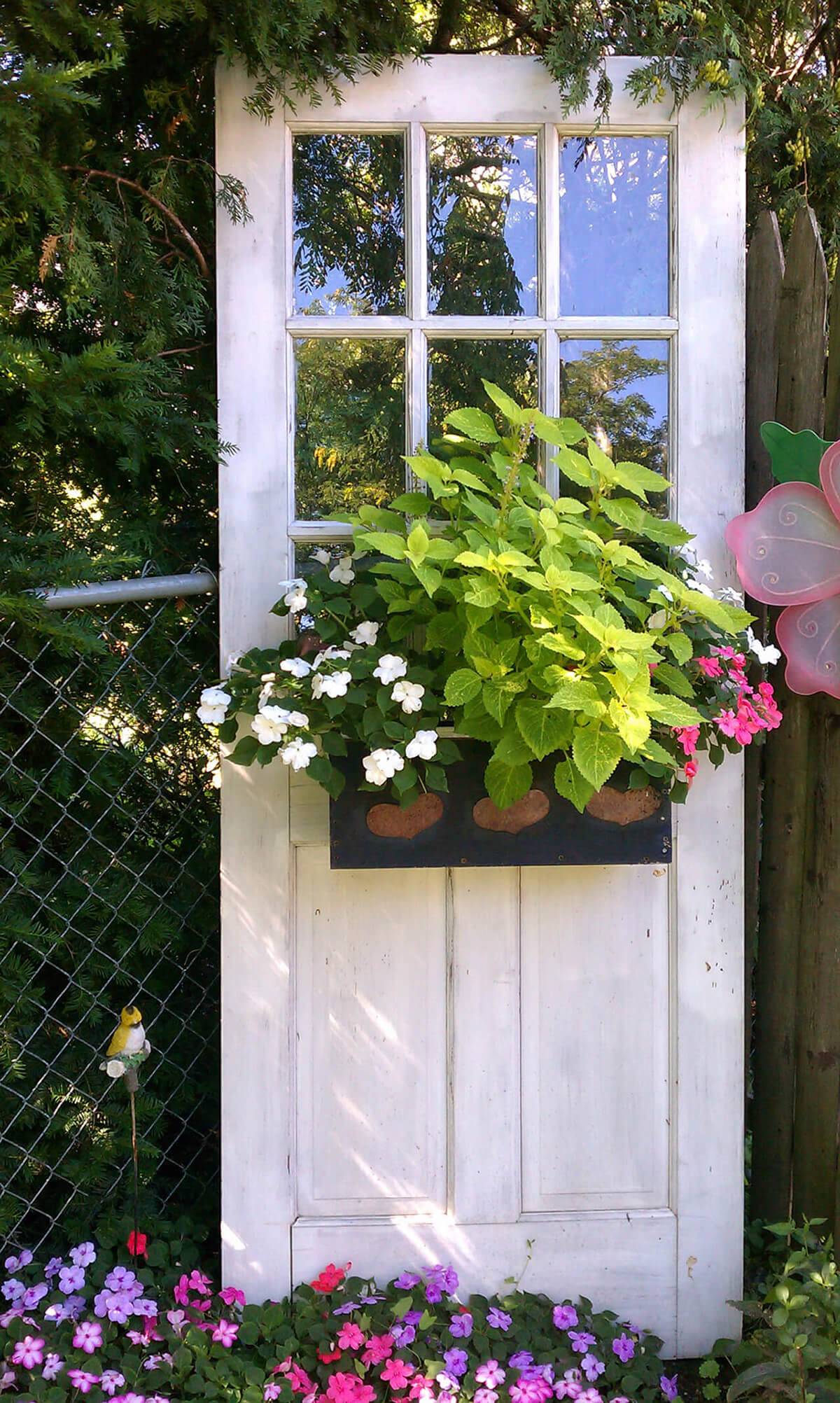 Best Old Door Outdoor Decor Ideas