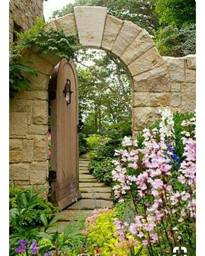 Best Old Door Outdoor Decor Ideas