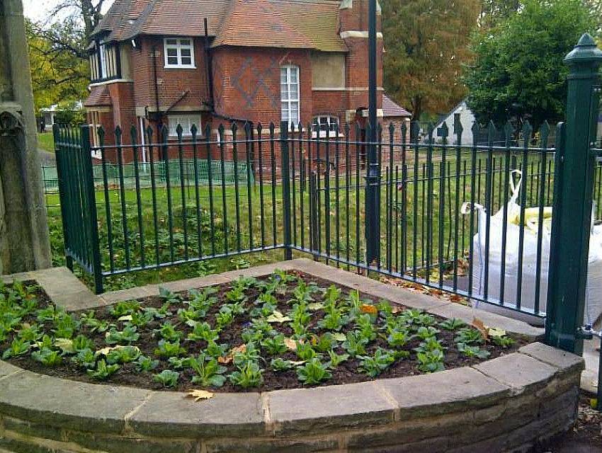 21 Decorative Low Garden Fencing Ideas Worth a Look SharonSable