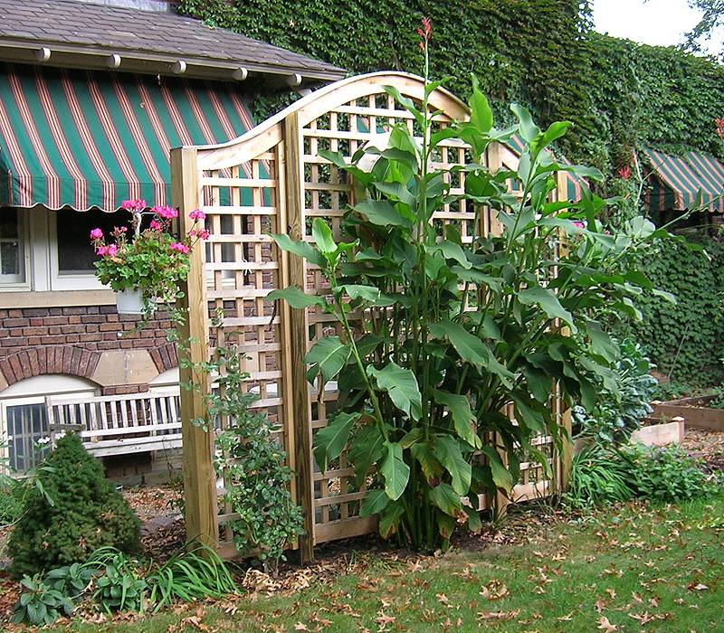 Privacy Lattice Fence Circle Trellis Topper