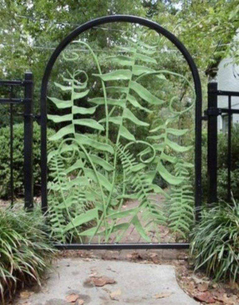 Gorgeous Creative Metal Garden Gates Ideas