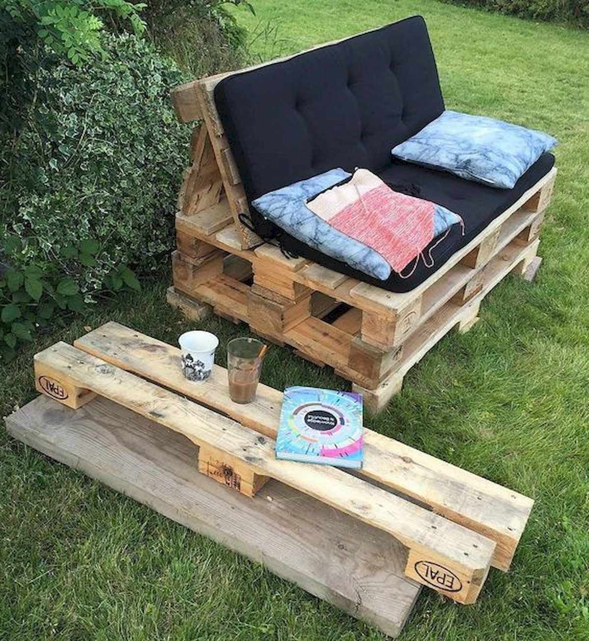 Diy Pallet Garden Bench Brick Red Stained Easy Pallet Ideas