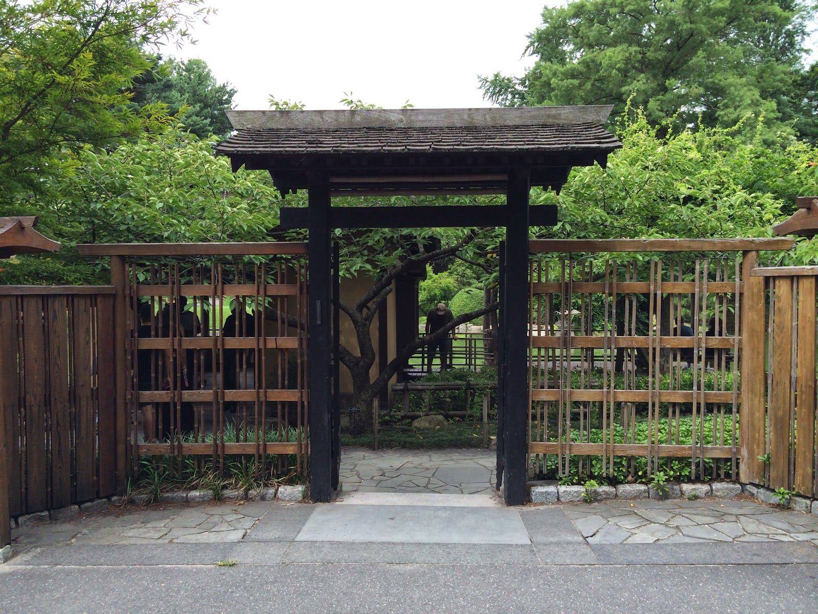 Awesome Moon Gate Garden Design Ideas Homepiez Chinese Garden