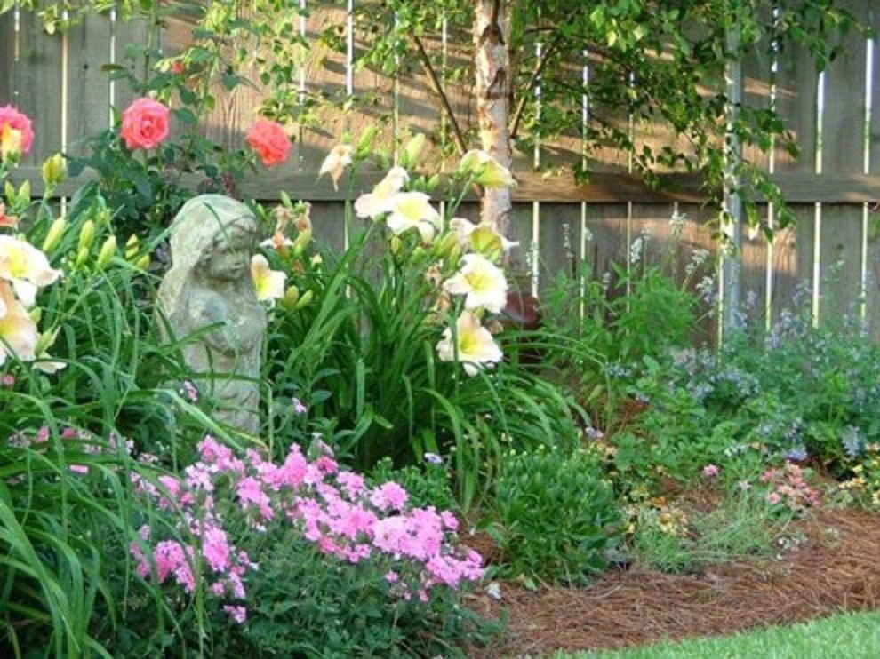 Eyecatching Raised Flower Bed Ideas