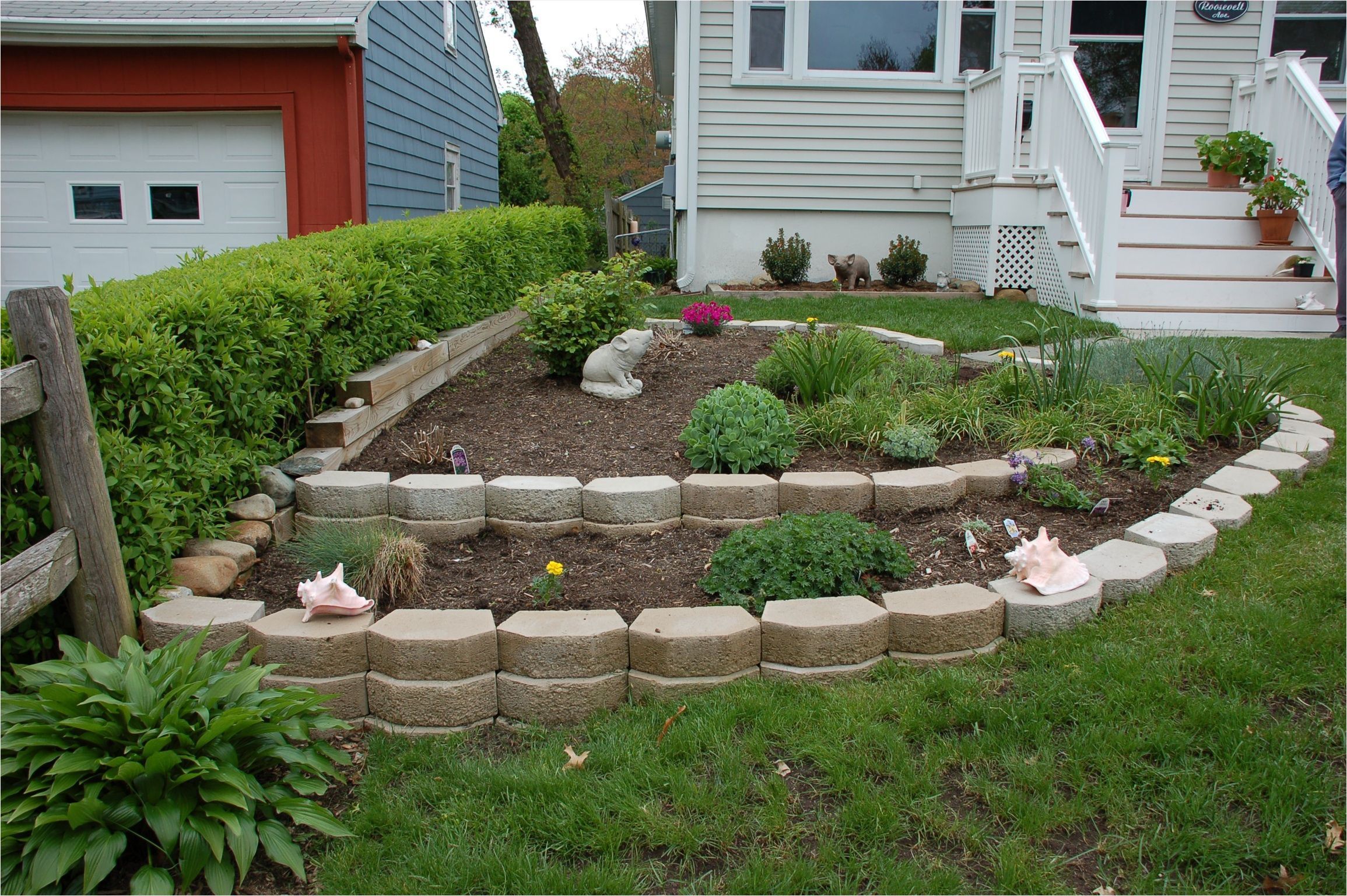 Lovable Cheap Flower Bed Edging Ideas