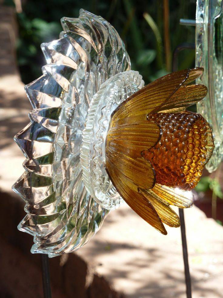 Amazing Diy Recycled Garden Art Projects Recycled Garden Art Garden