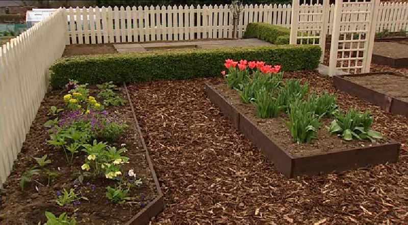 Ascp Painted Herb Garden Bed