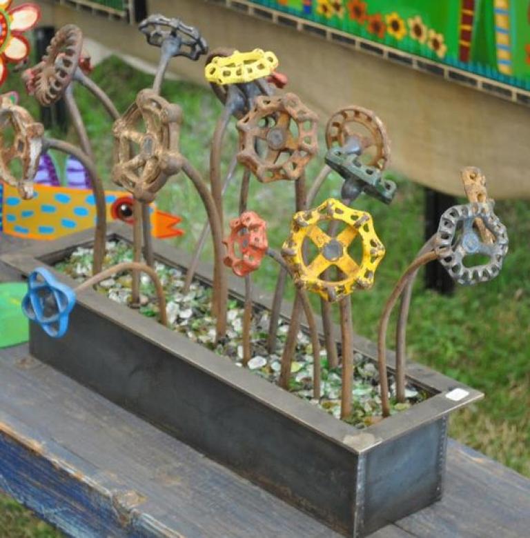 Custom Outdoor Whimsical Metal Flower Garden Yard Sculpture