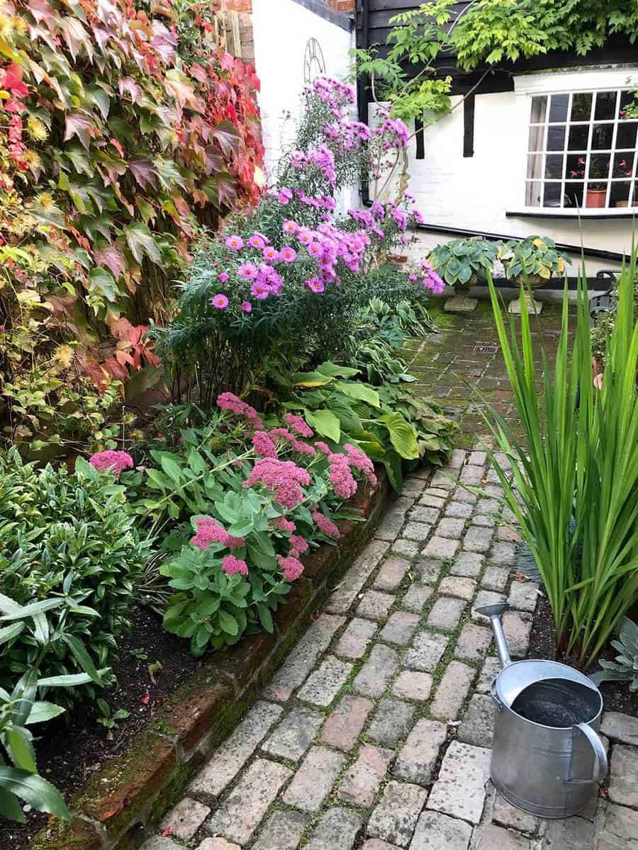 Beautiful Backyard Garden Path
