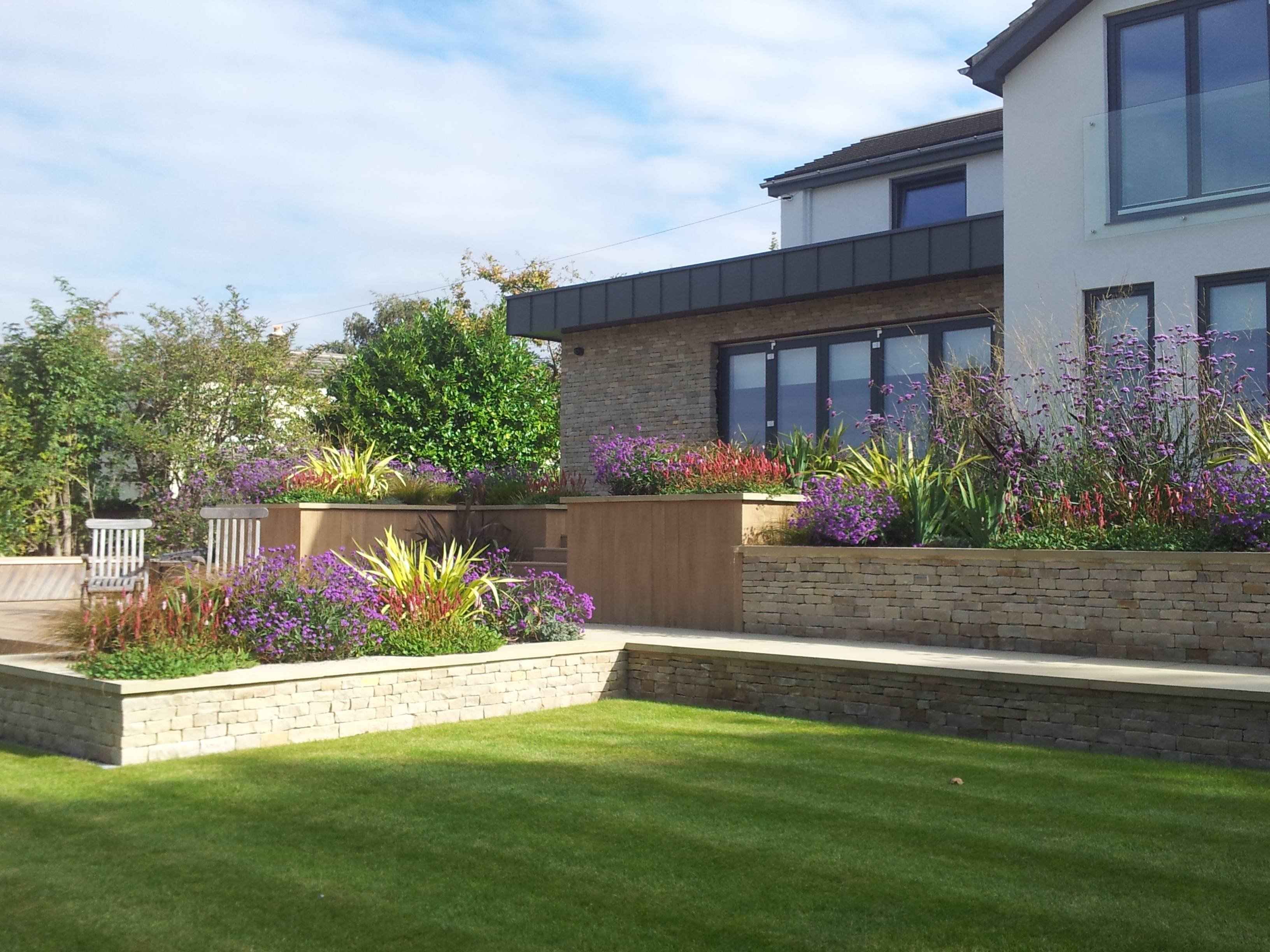 Contemporary Small Gardens Garden Design