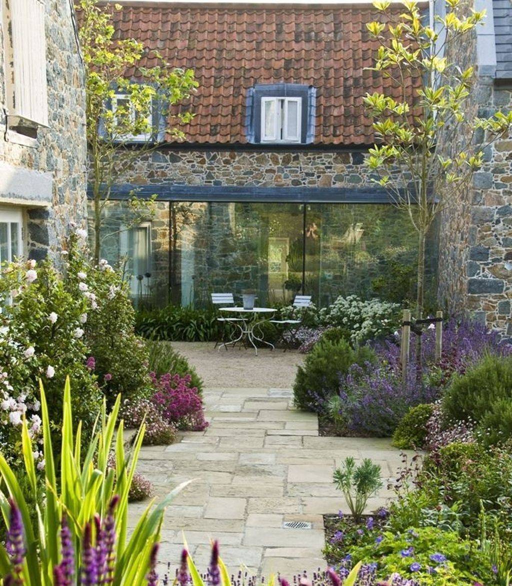 Tiny Courtyard Makeovers