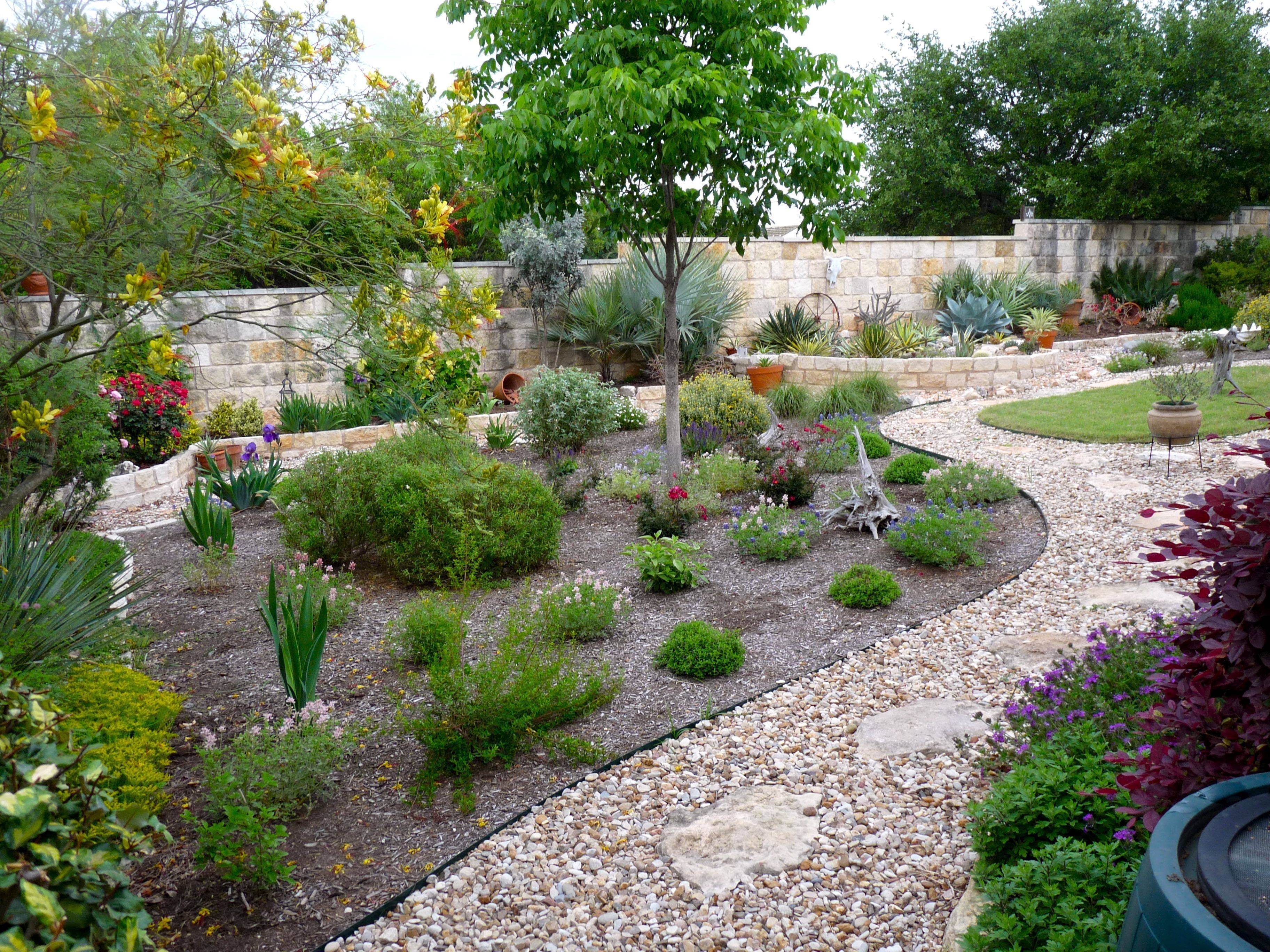 Large Yard Landscape Designers Daybreak