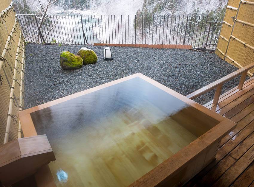 Most Incredible Outdoor Tub Ideas