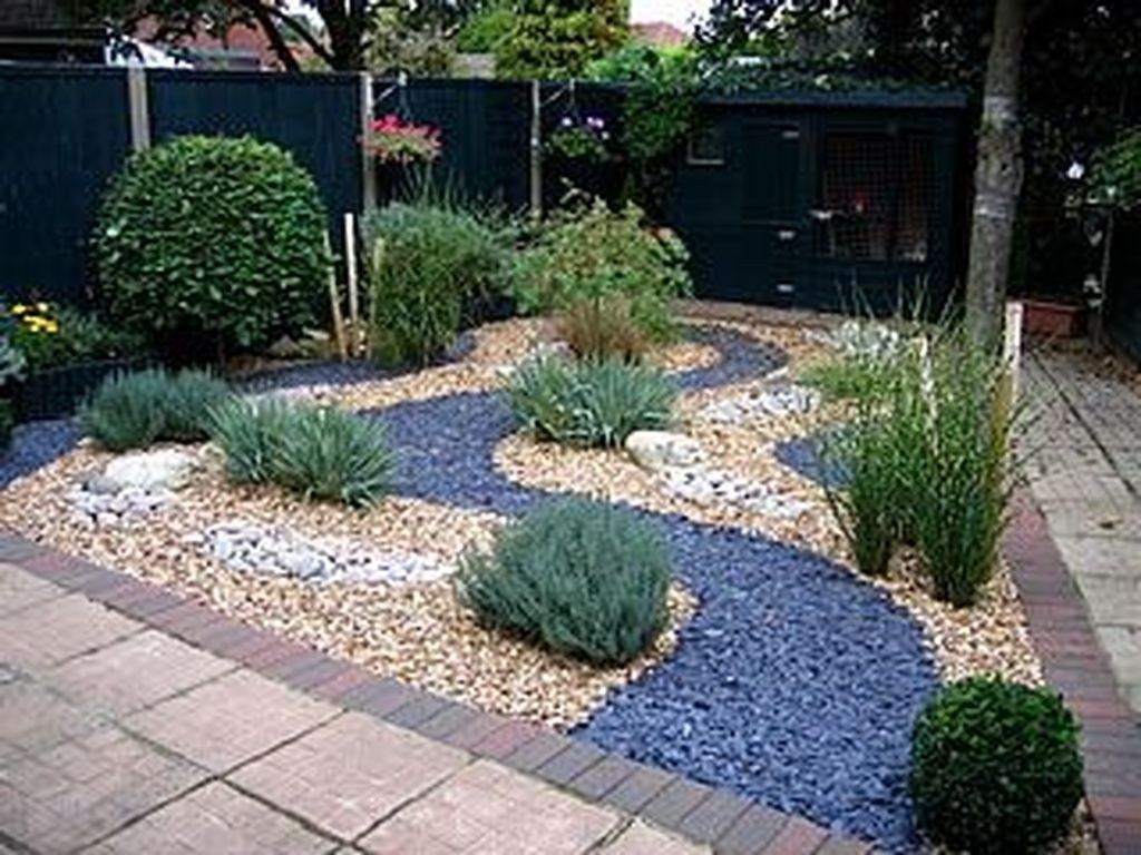 A Lowmaintenance Gravel Garden