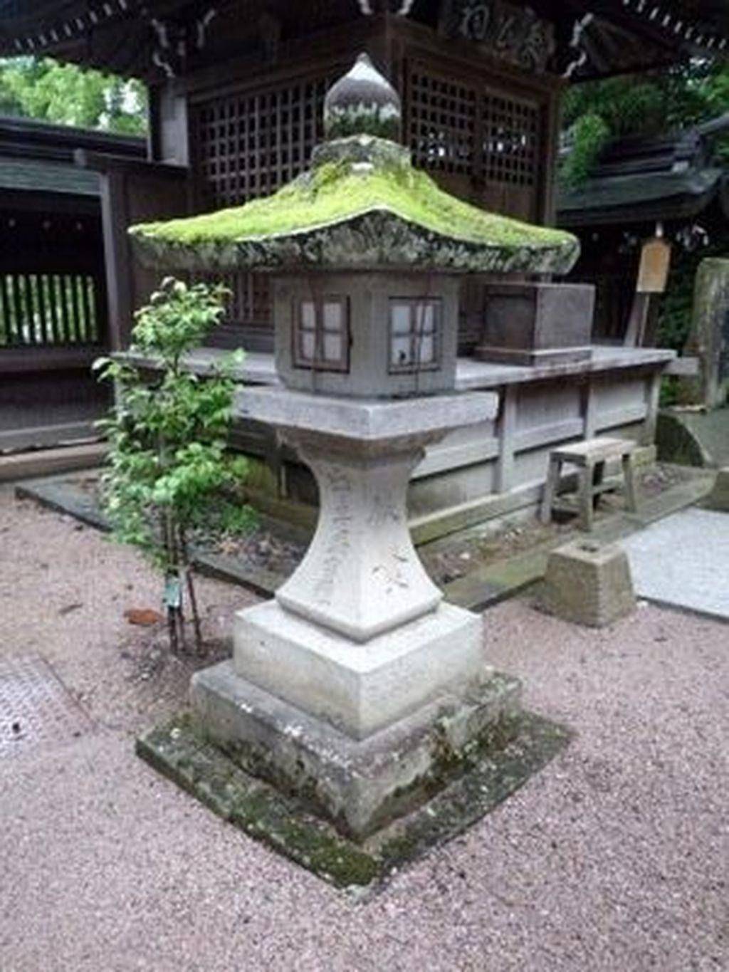 Japanese Stone Lantern Japanese Garden Japanese Stone Lanterns