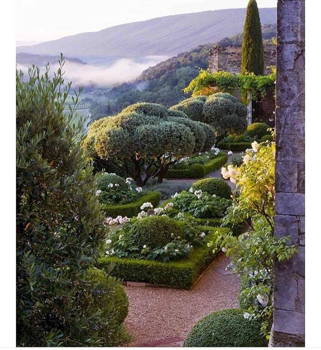 Louve Provence Garden