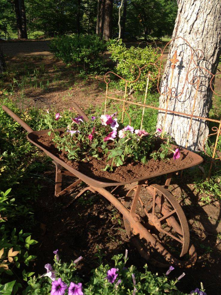 Creative And Unique Small Garden Decor Ideas Simphome