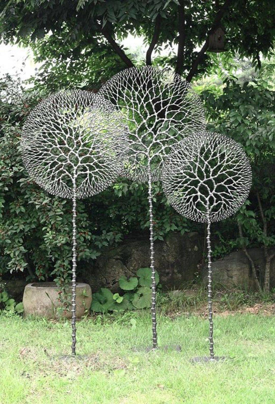 Awesome Outdoor Metal Garden Art Ideas