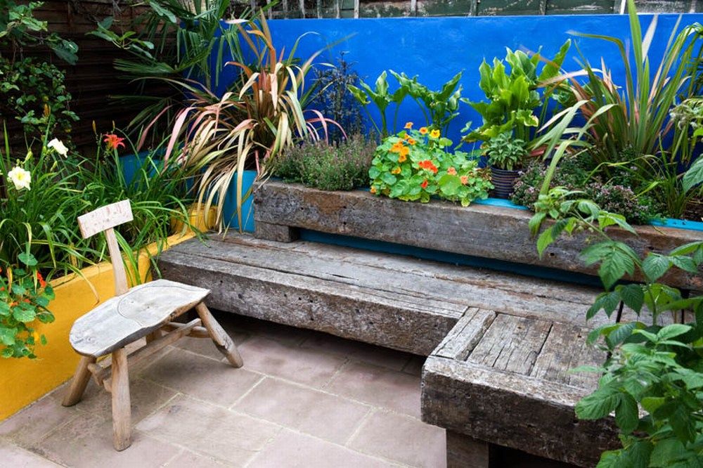 Funky Small Garden Design