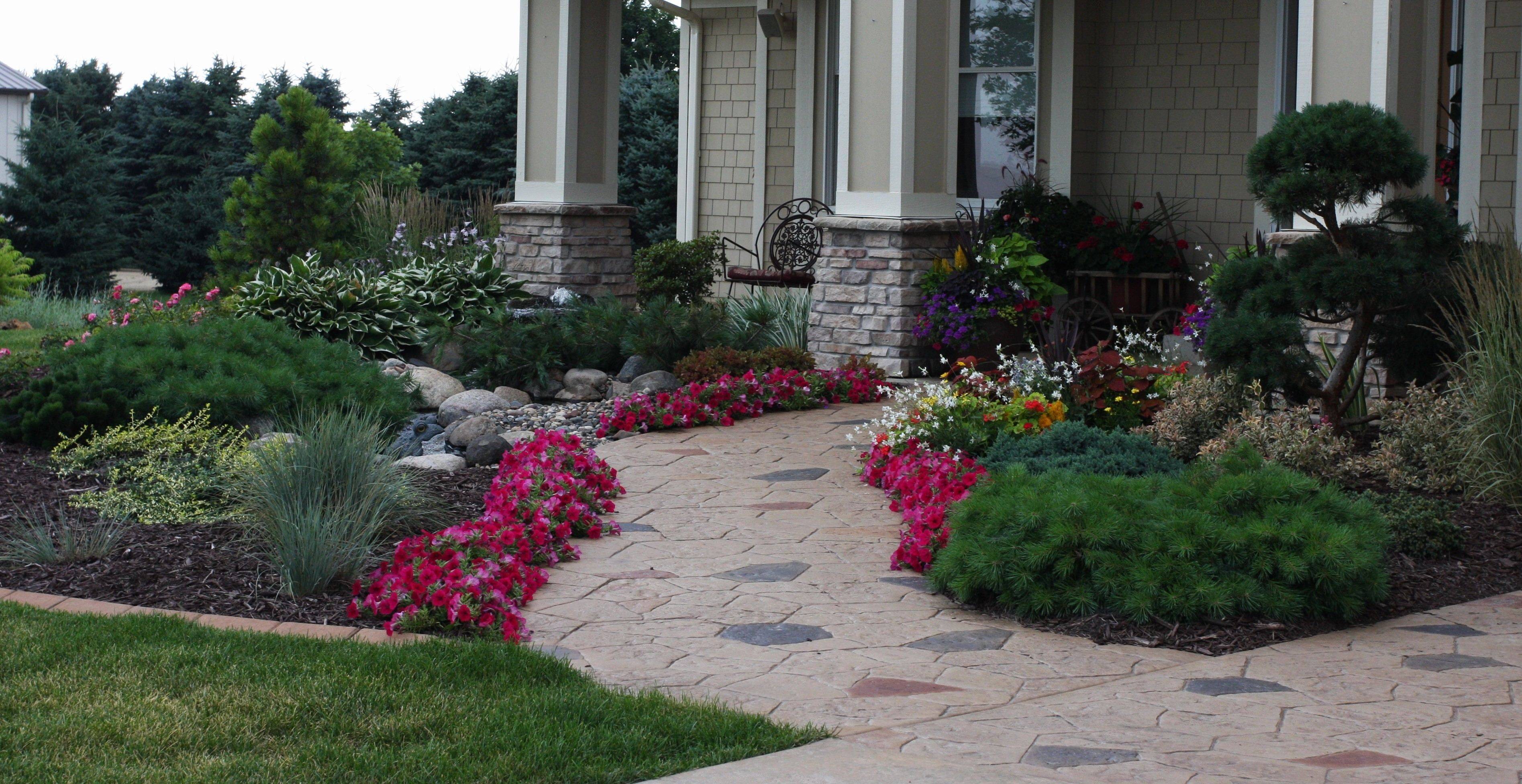 Nice Entrance Front Yard Landscaping