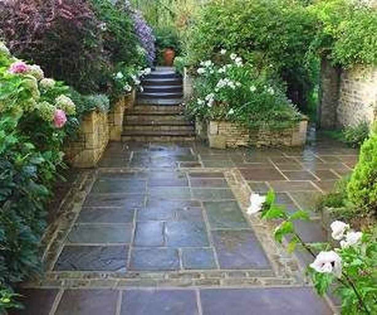 Private Small Courtyard Garden Design Ideas Decoradeas Courtyard