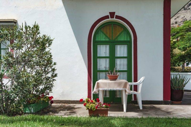 Sizzling Spanish Themed Garden Ideas