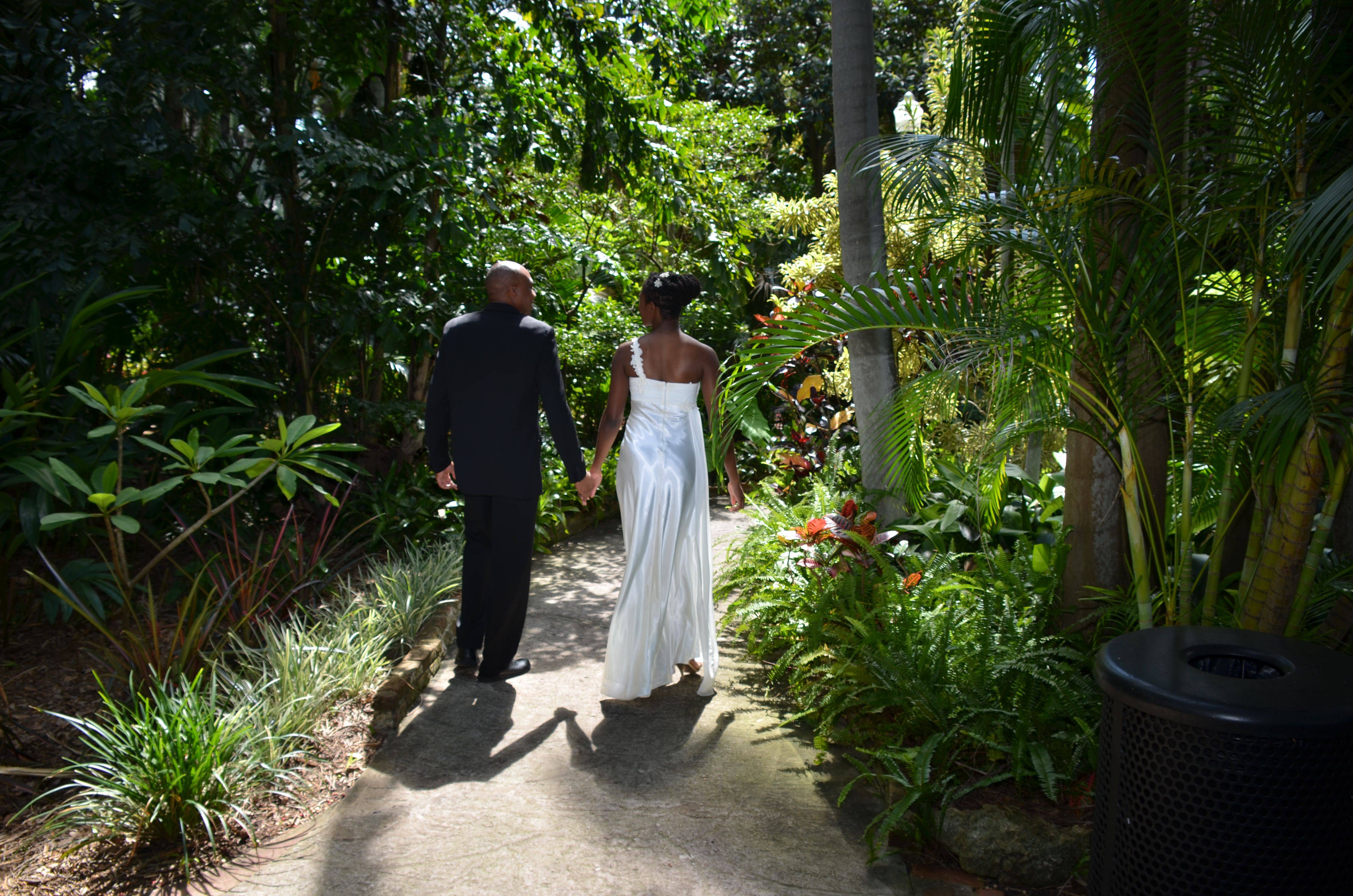 Bright Sunken Gardens Wedding