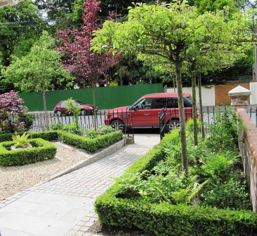 A Tiny Formal Front Garden