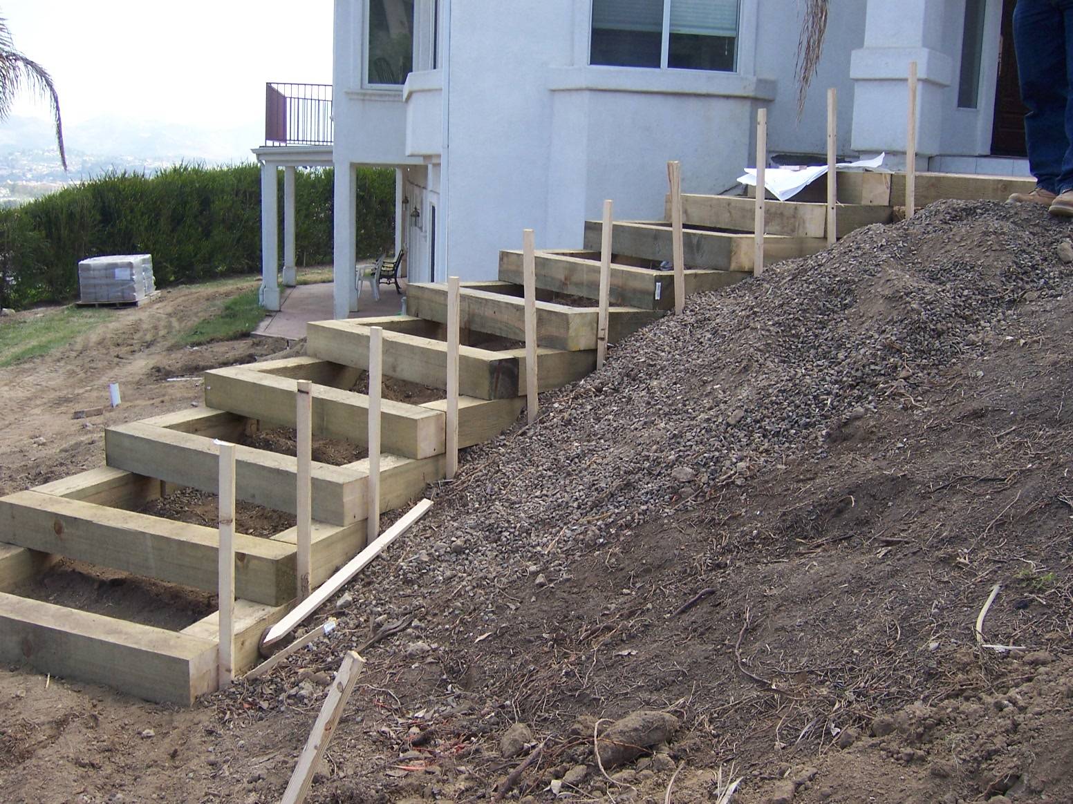 Amazing Unique Outdoor Wooden Stairs Ideas