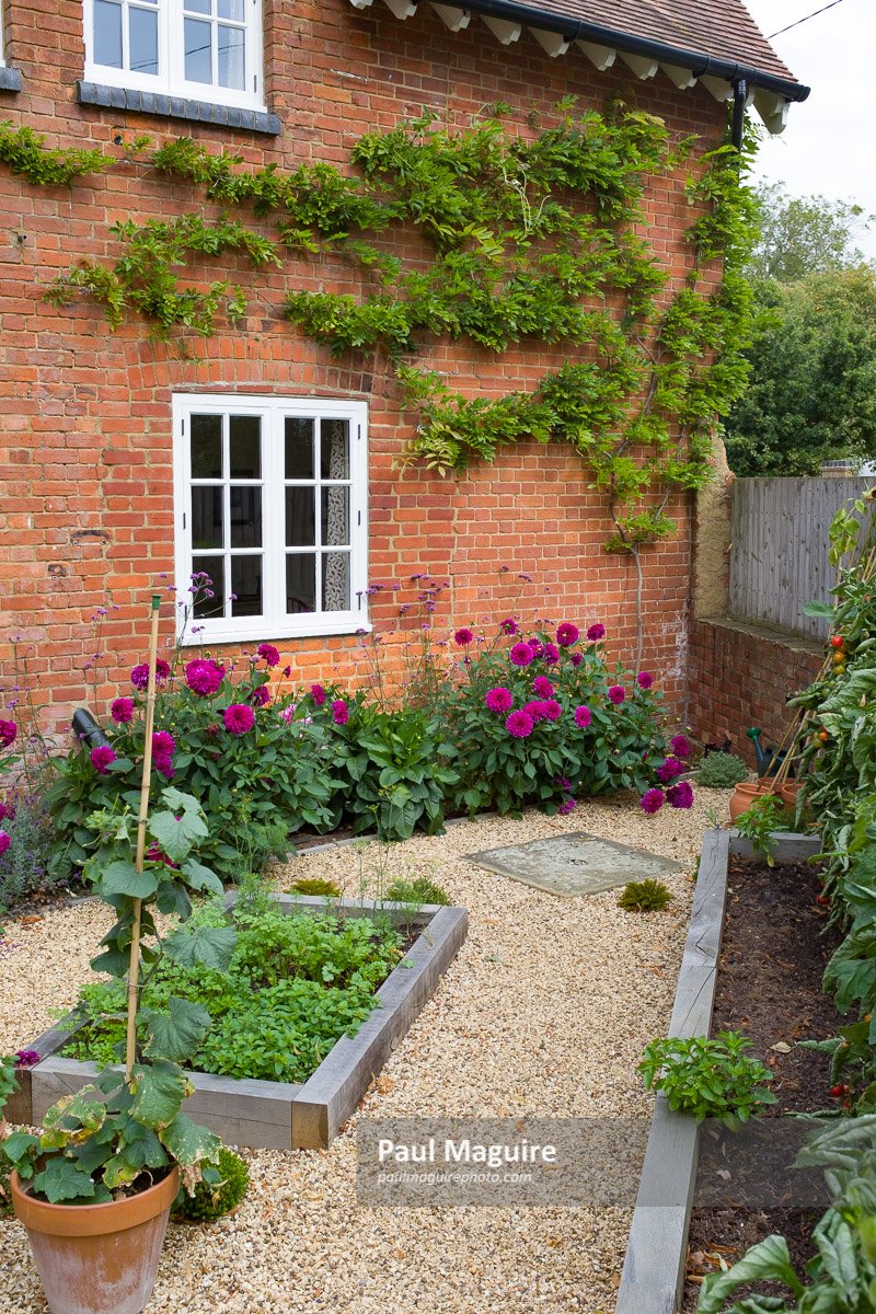 Cottage Gardens Courtyard Landscapingcottage