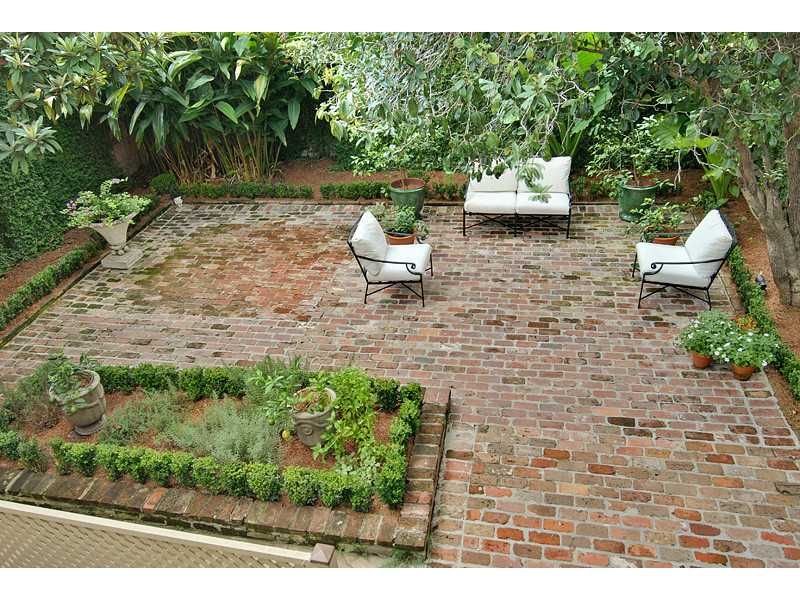 New Orleans French Quarter Courtyard Hotel Maison De Ville