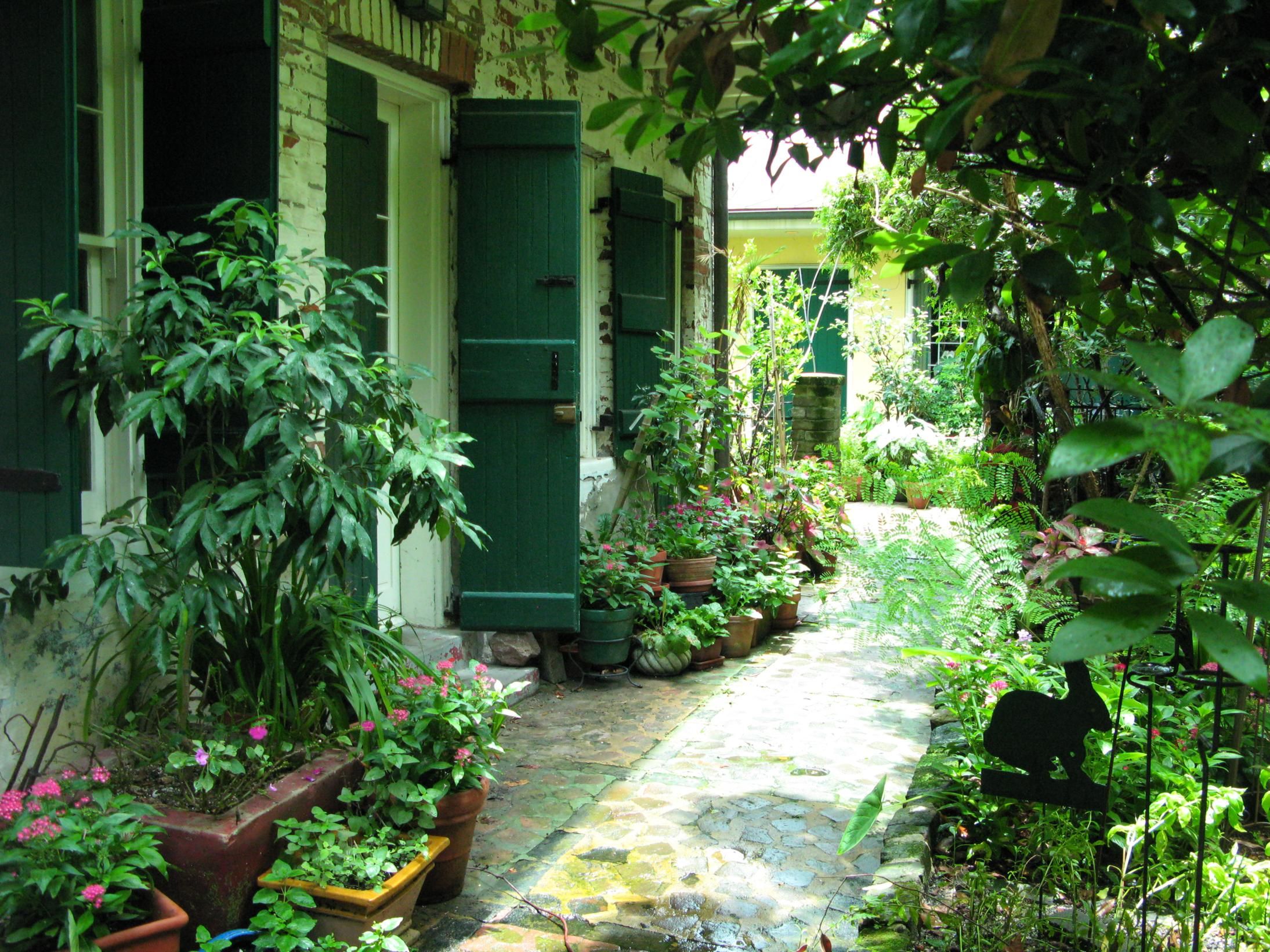 Beautiful French Courtyard Design Ideas Source Link