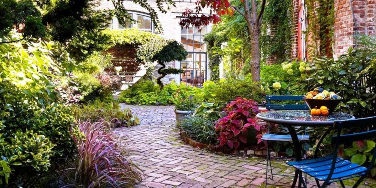 Private French Quarter Courtyard Outdoor Landscaping