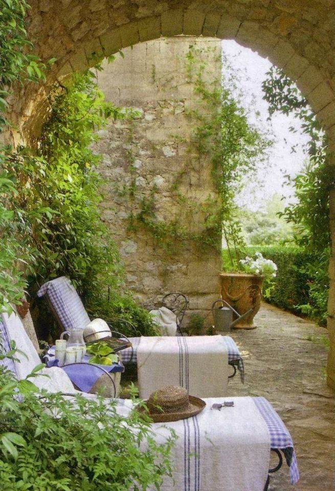 Semini Boxwood Garden Architecture