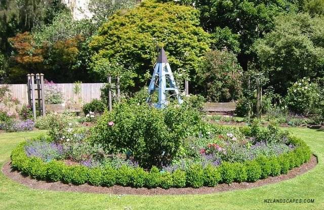 An Amazing Round Garden Bed