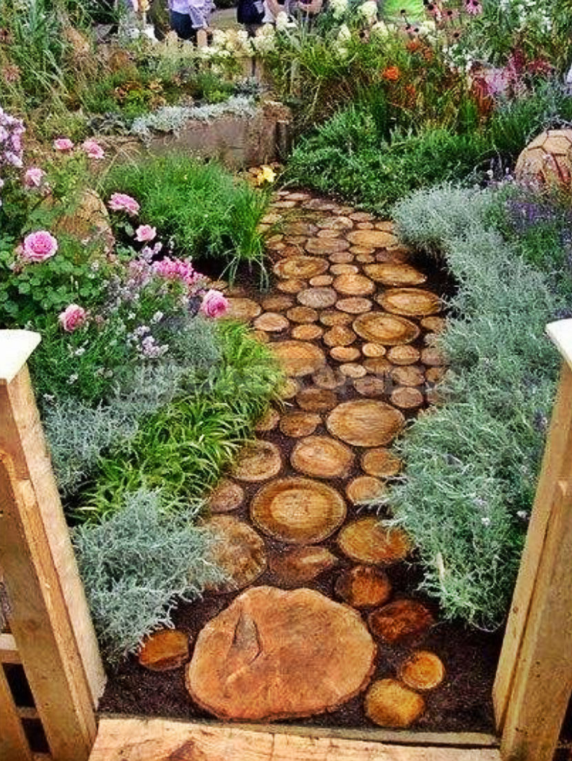 Beautiful Backyard Garden Path