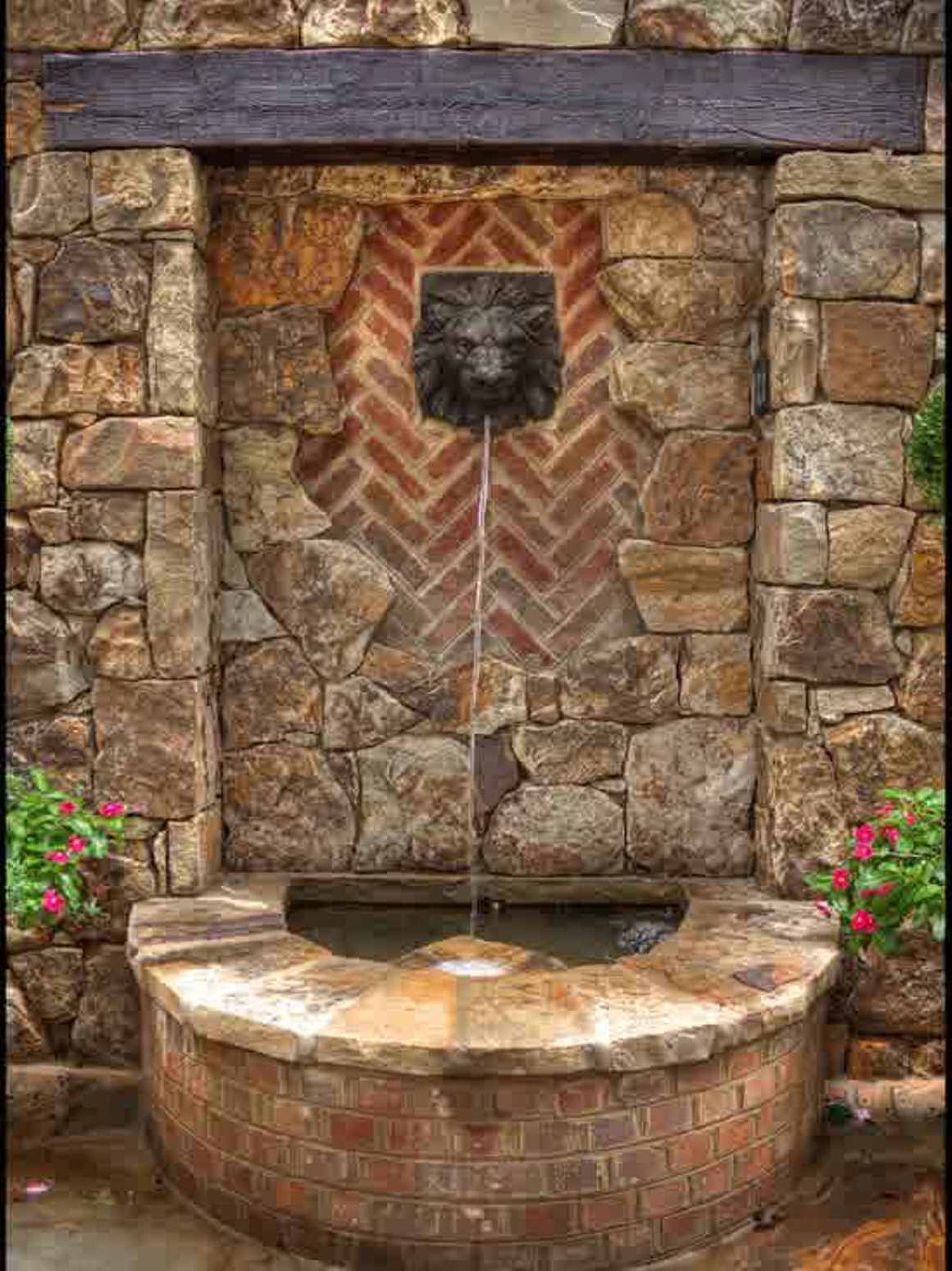 Sunnydaze Seaside Outdoor Wall Fountain