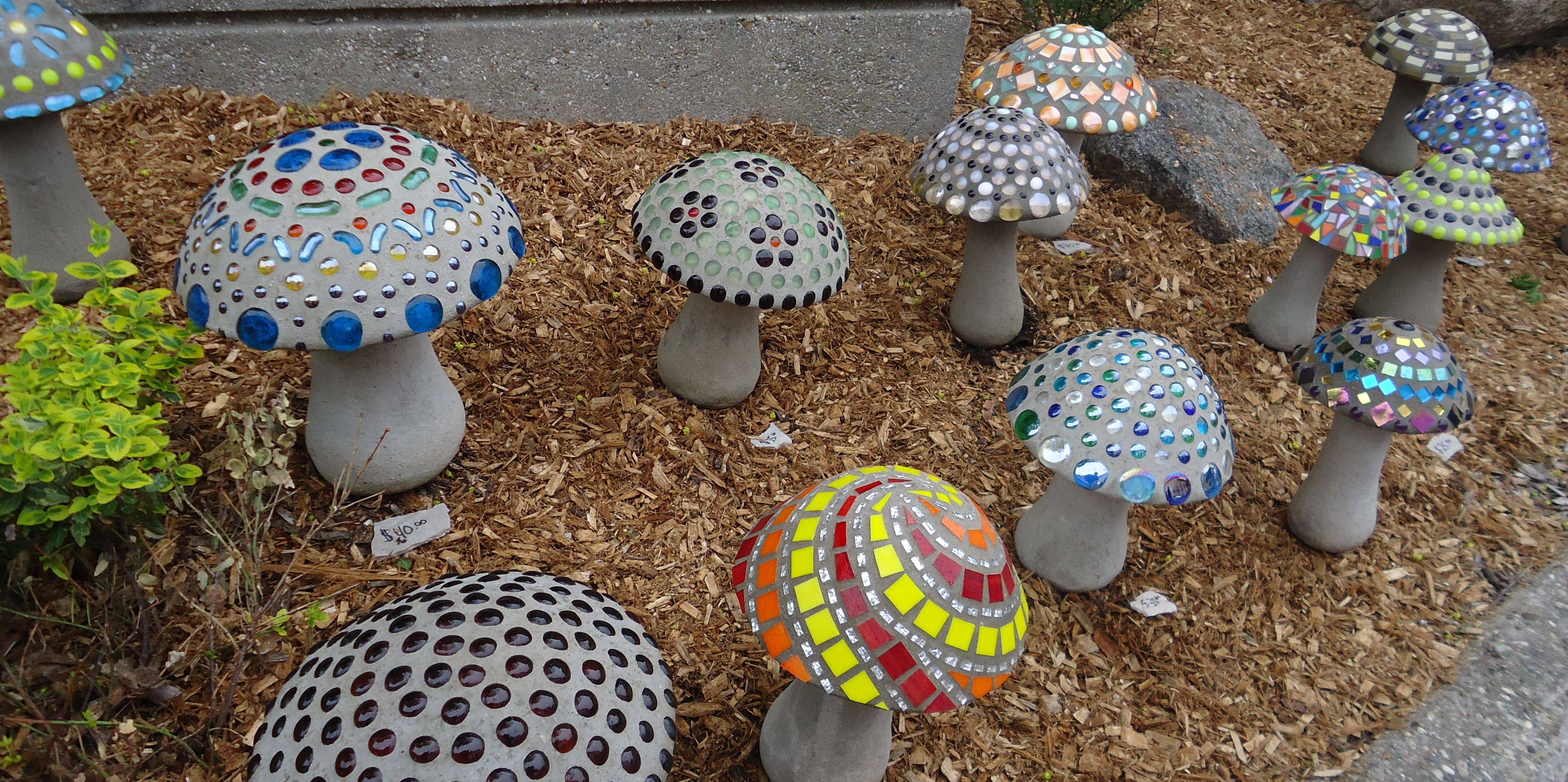 Garden Art Mushrooms Design Ideas