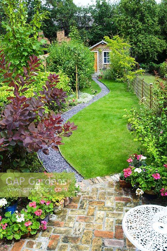 A Long Narrow Garden Gardendesignideas