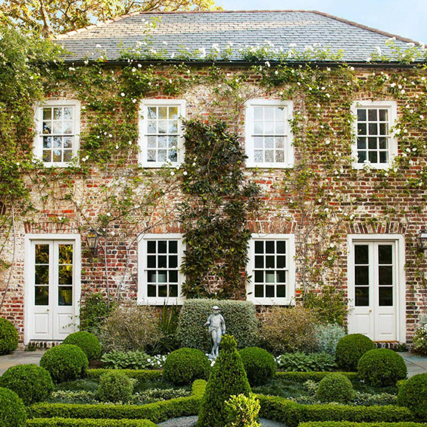 A Fancy Charleston Walled Garden