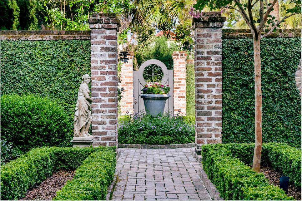 A Fancy Charleston Walled Garden