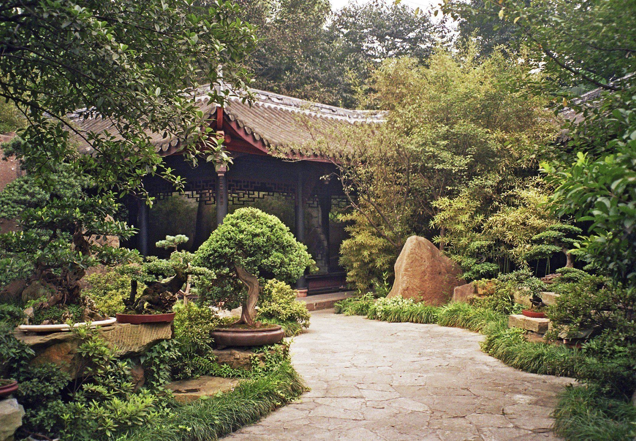 Chinese Garden Decor